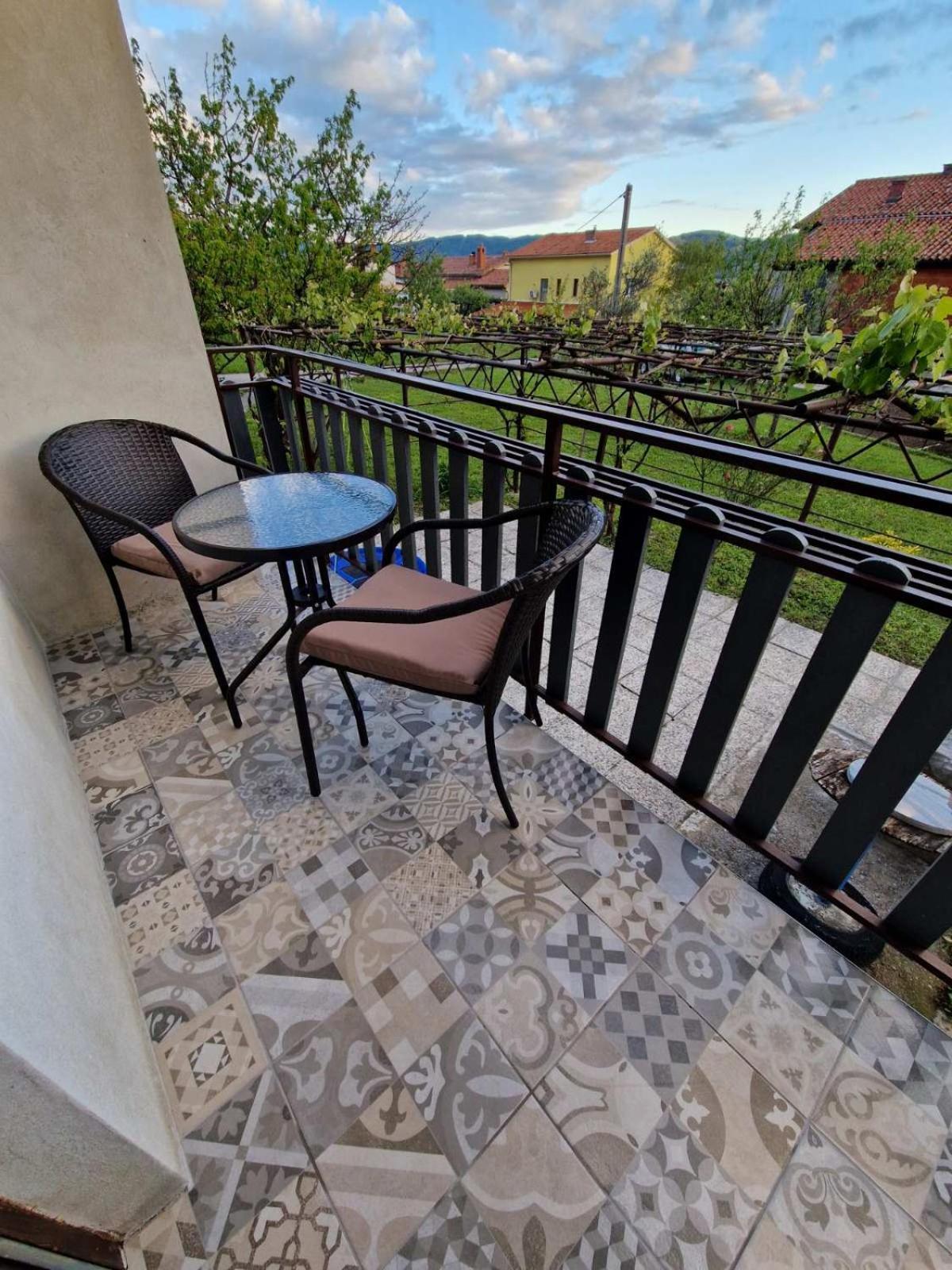 Apartma-Sobe Lejla Vipava Dış mekan fotoğraf