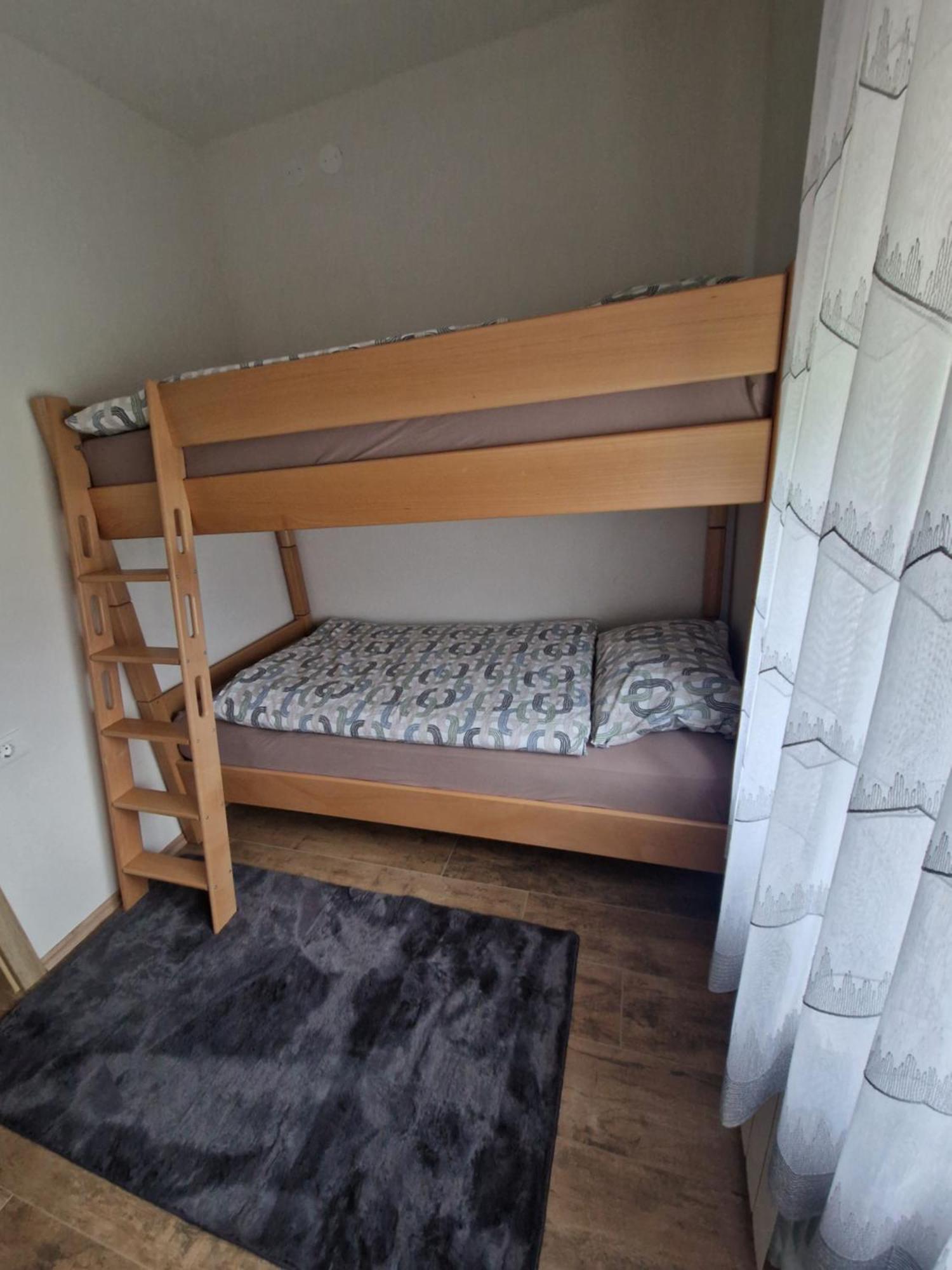 Apartma-Sobe Lejla Vipava Dış mekan fotoğraf